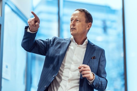 20211209_1458_1229-connecT-by-GBD_compressed