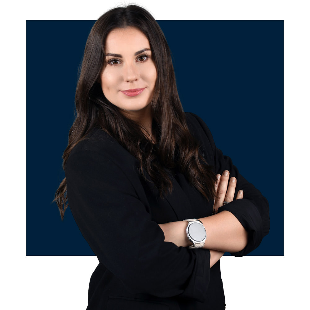 joanna-olesky-jo-medium-closeup-blue